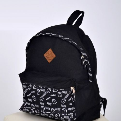 Стильный чёрный городской рюкзак с рисунком-принтом от украинского производителя MILK clothing