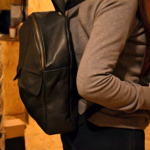 Купить женский кожаный рюкзак ручной работы черный