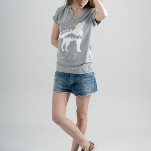 Серая женская футболка ESCAPE WOLF / GREY с принтом