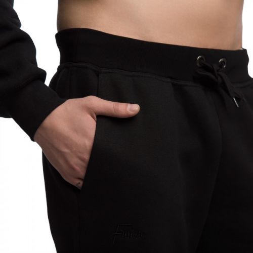 Стильные мужские чёрные флисовые штаны от украинского бренда FUSION